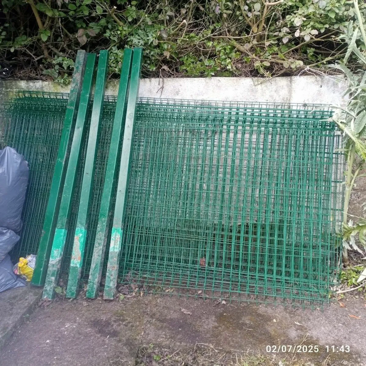 V Mesh Wire Fencing - Image 1