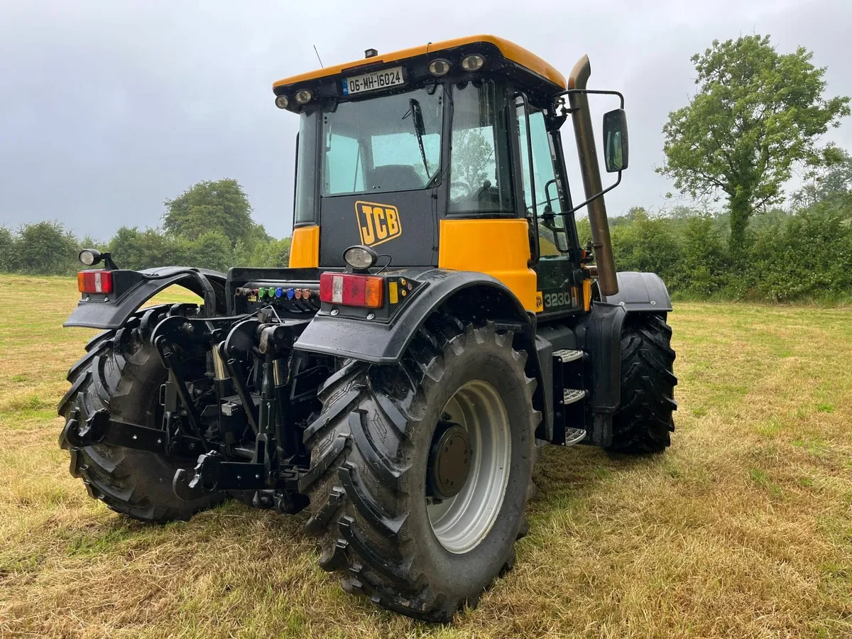 JCB Fastrac 3230 @ Russell Fastraxx - Image 3