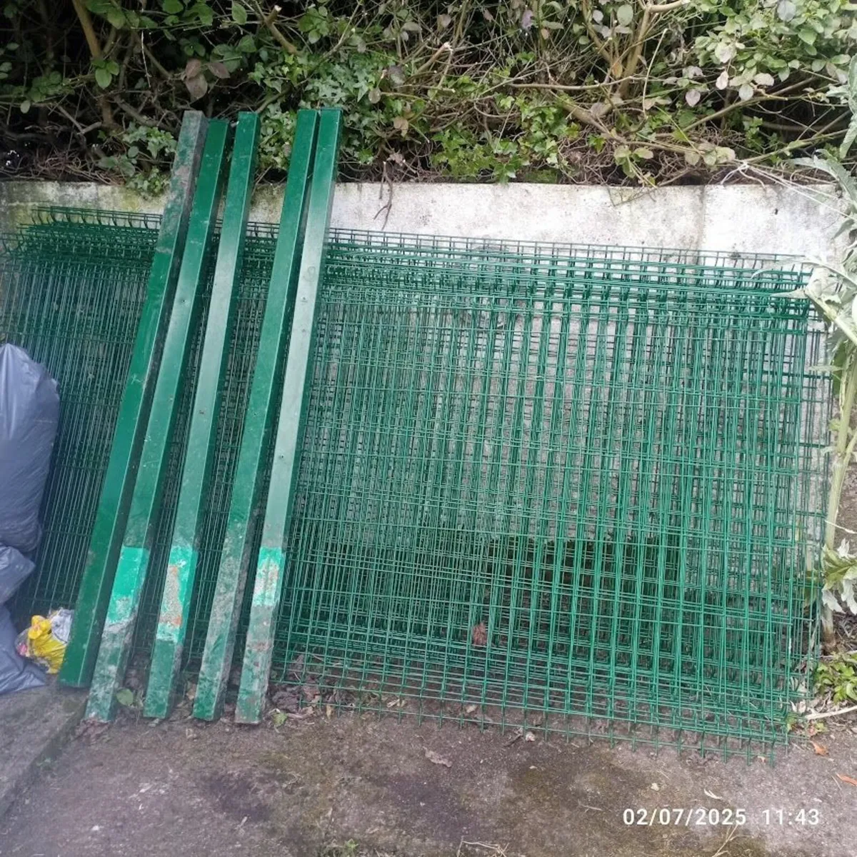 V Mesh Wire Fencing - Image 2