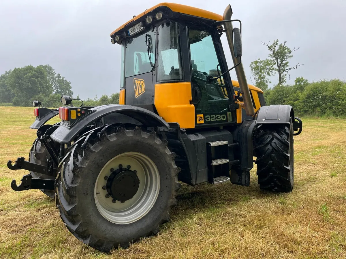 JCB Fastrac 3230 @ Russell Fastraxx - Image 4