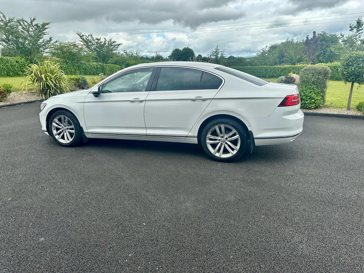 Volkswagen Passat - Image 3