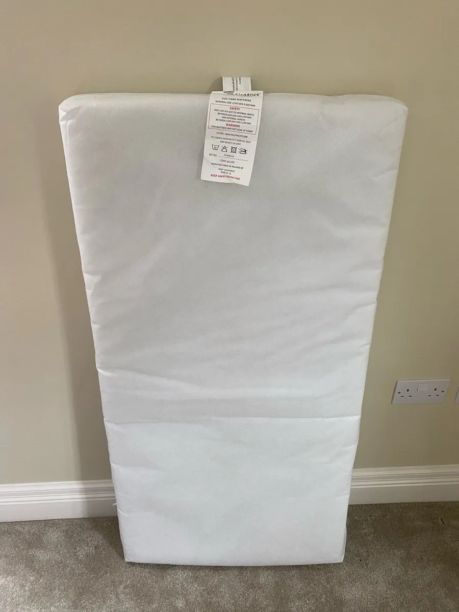 Baby Toddler Travel Cot - Image 4