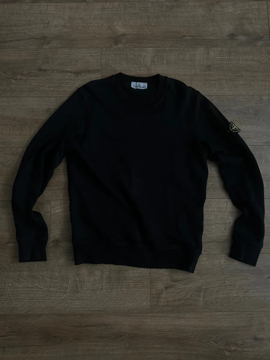 Stone Island - Image 1