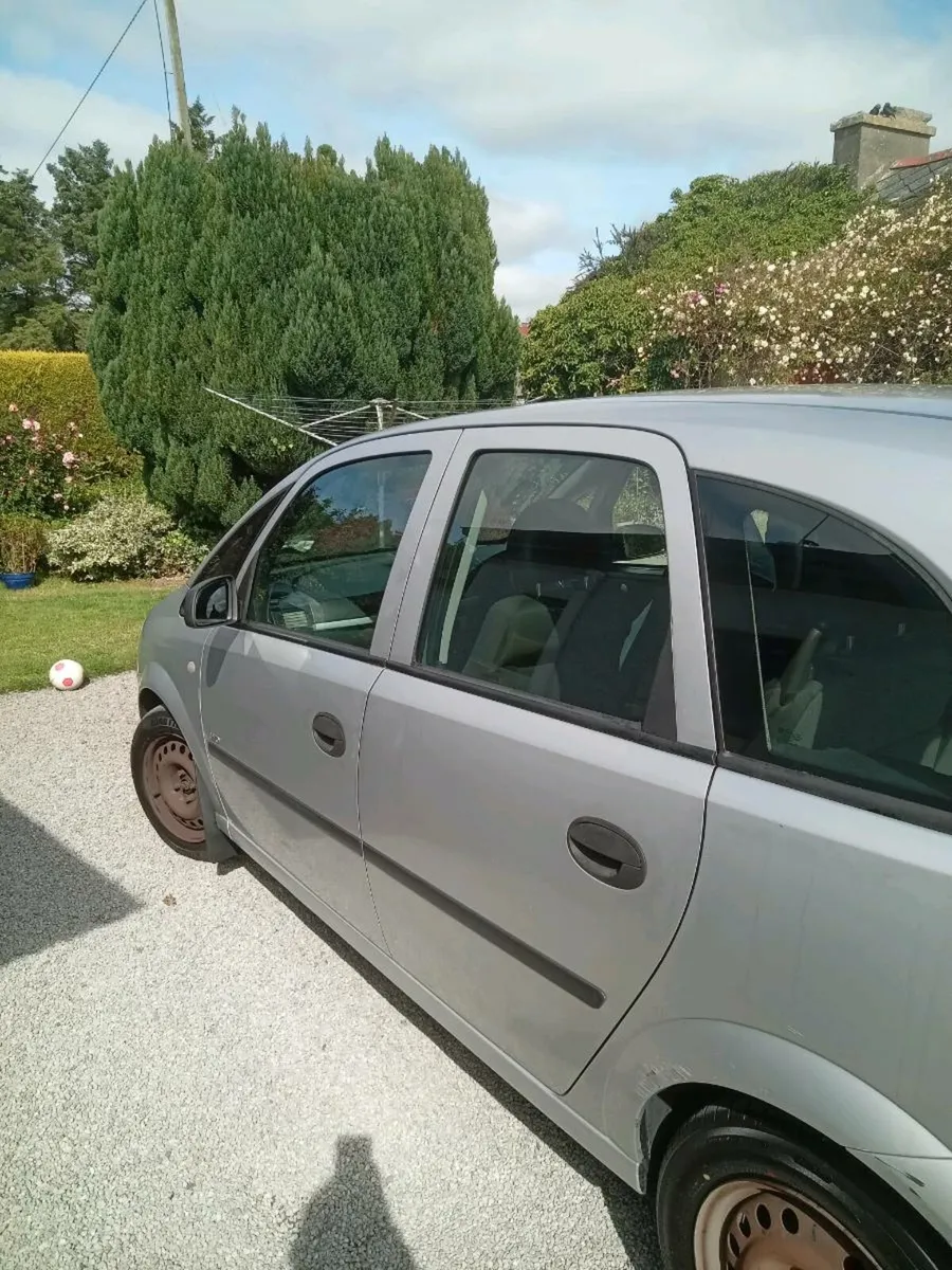 Car - Image 3
