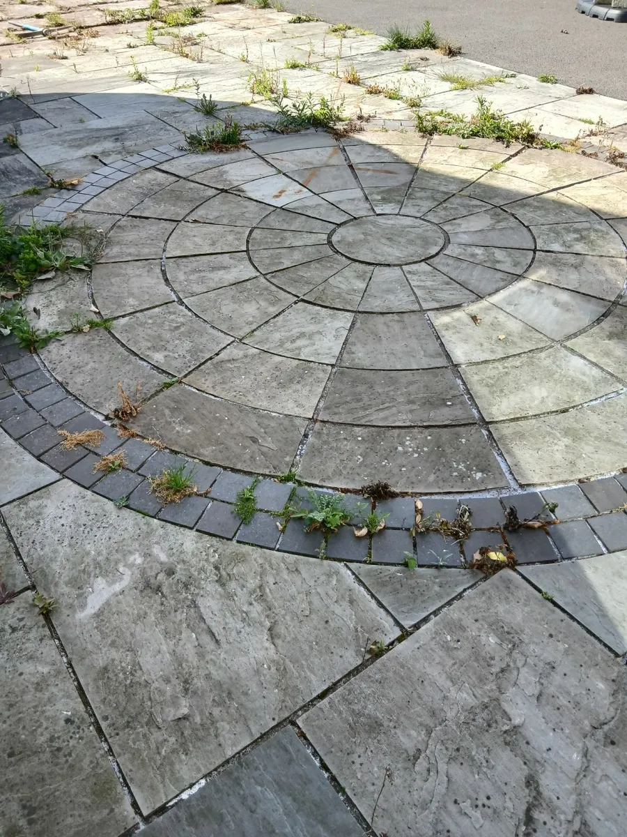Patio slabs - Image 1