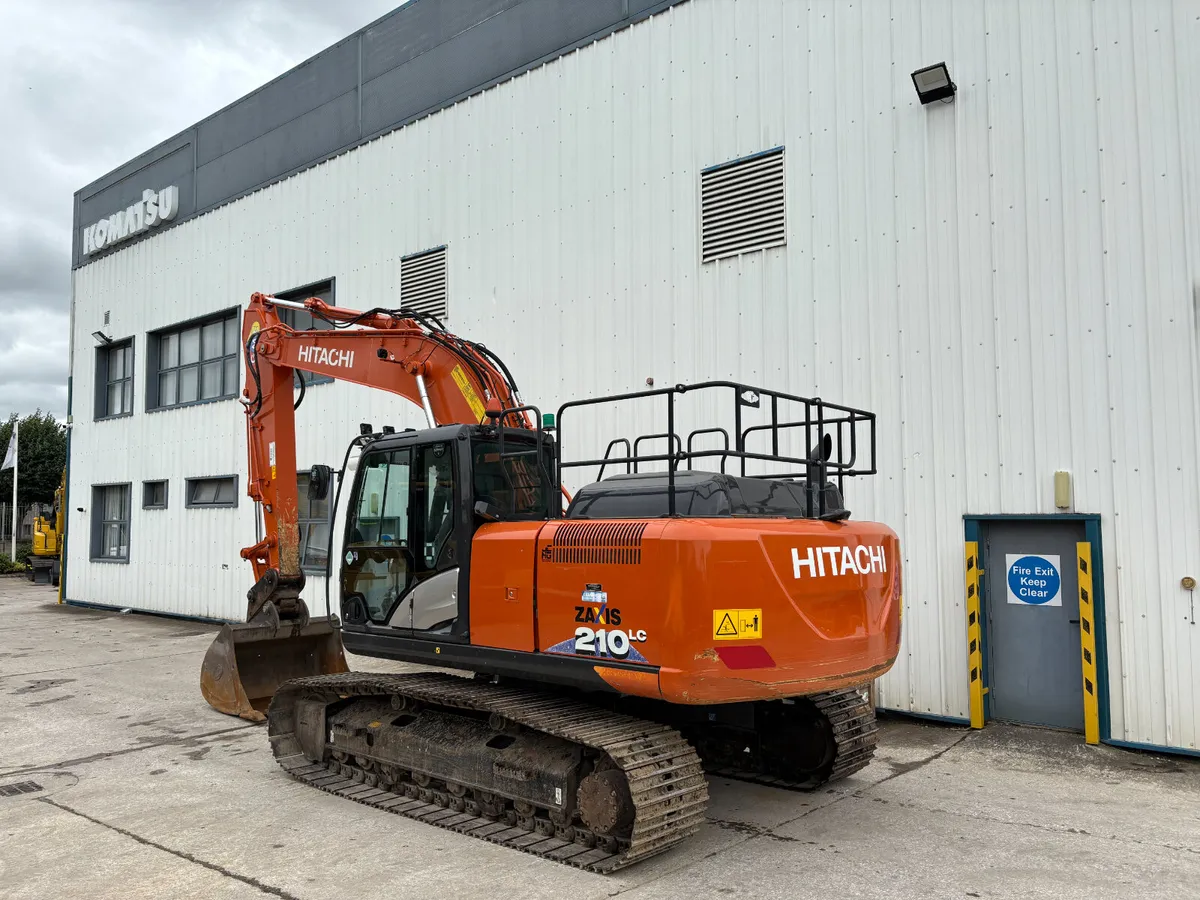 Hitachi ZX210LC-6 - Image 2