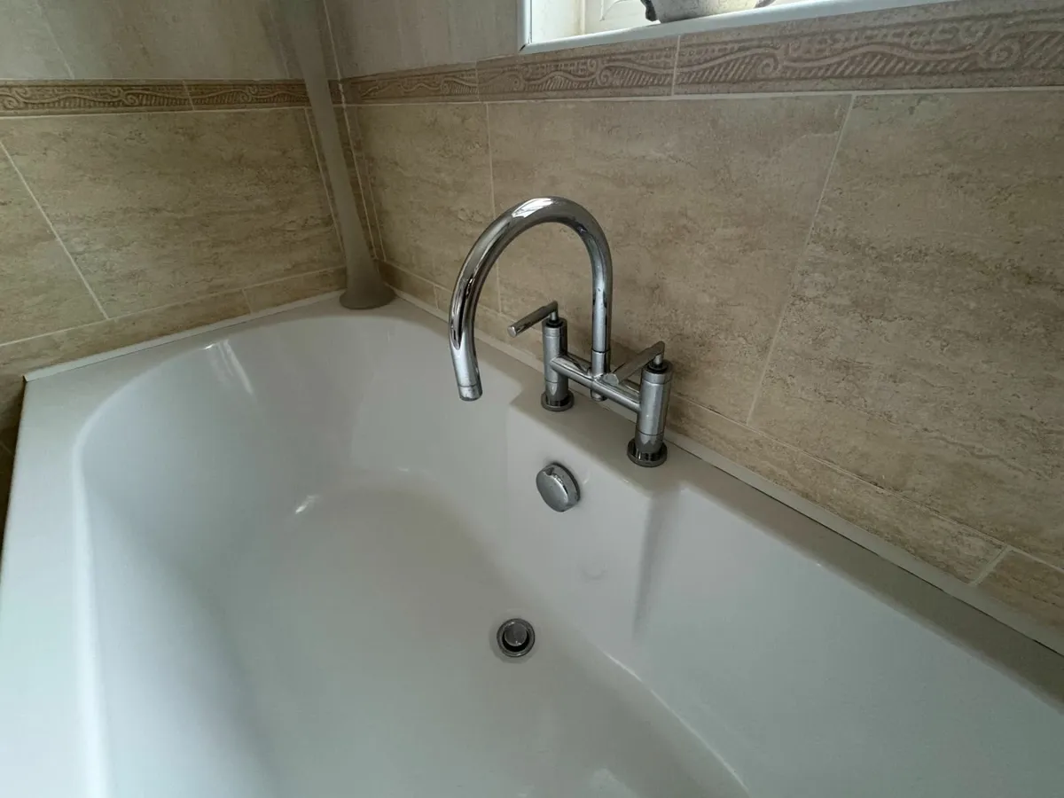 Bathroom fixtures available due to renovation - Image 3