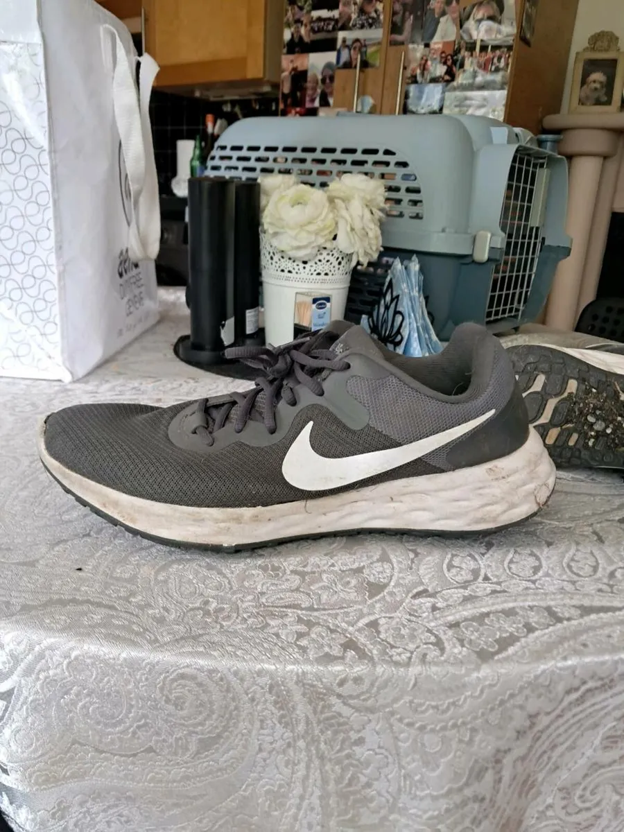 Nike size 10 running  trainers - Image 1