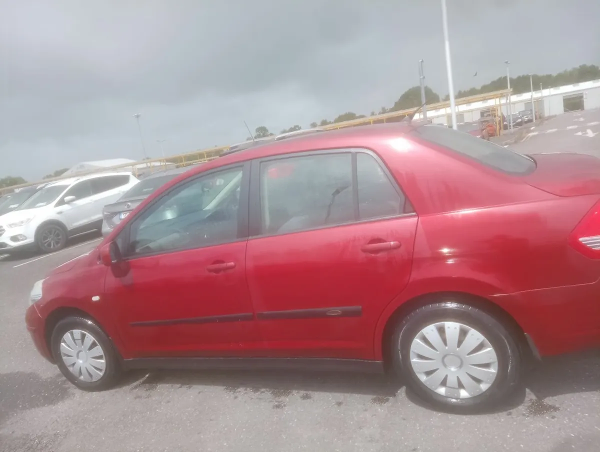 Nissan Tiida 2010 - Image 2