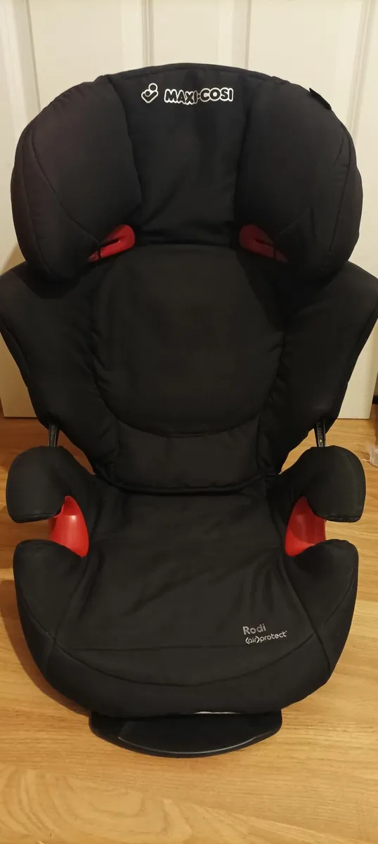 Maxi Cosi Car Seat - Image 1