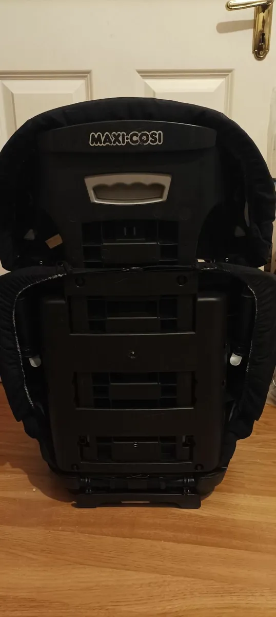 Maxi Cosi Car Seat - Image 2