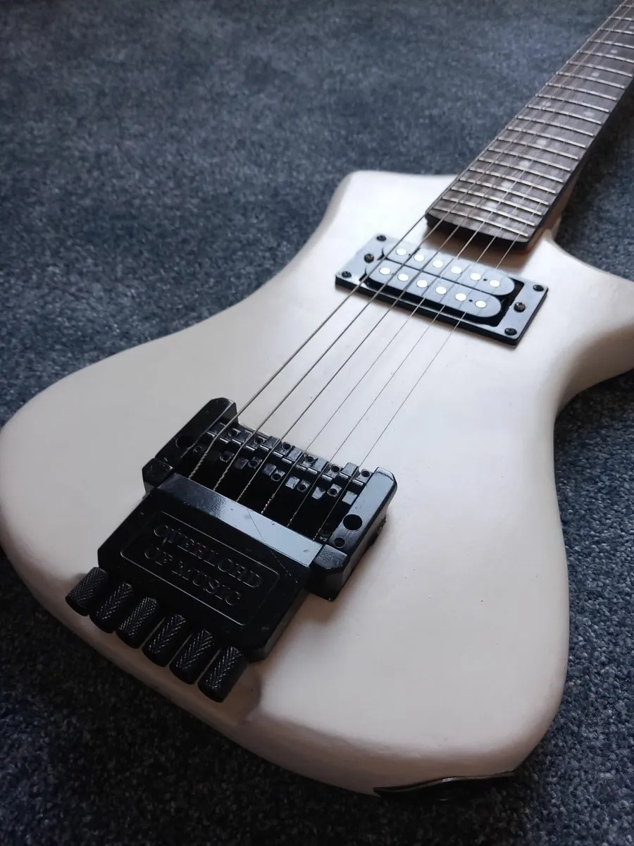 Headless Electric Guitar - Image 3