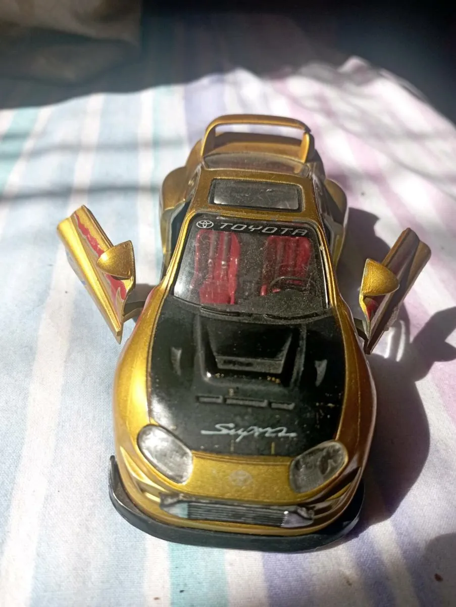 R. MZ LIGHT + SOUND DIE- CAST  COLLECTION01 TOYOTA - Image 1
