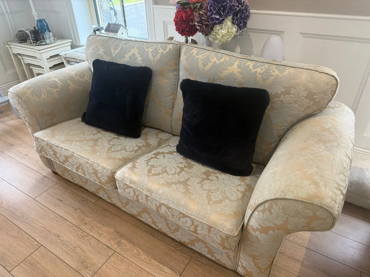 Laura Ashley Suite - Image 2