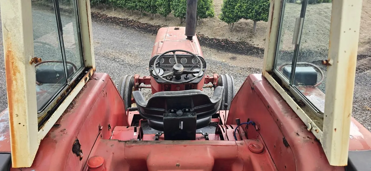International tractor - Image 4