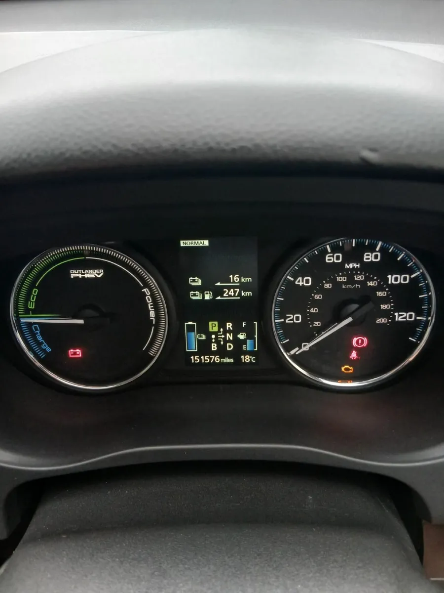 Mitsubishi Outlander 2014 GX4H - Image 4