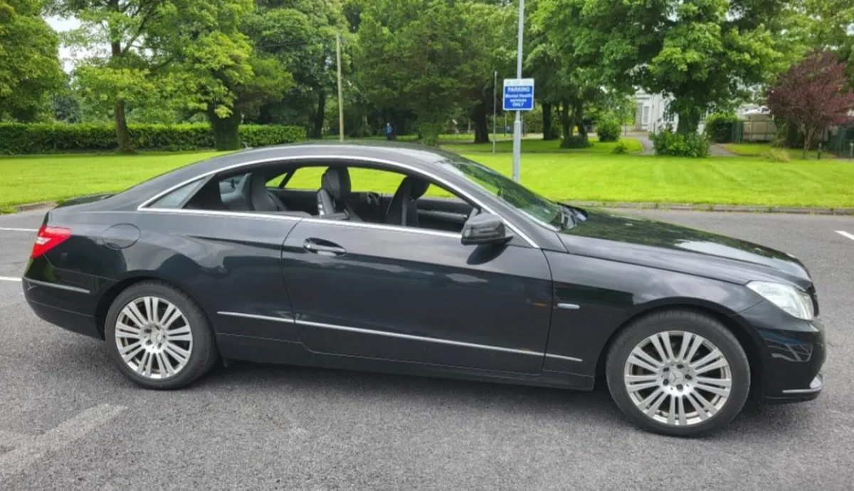 Mercedes-Benz E-Class 2011 - Image 4