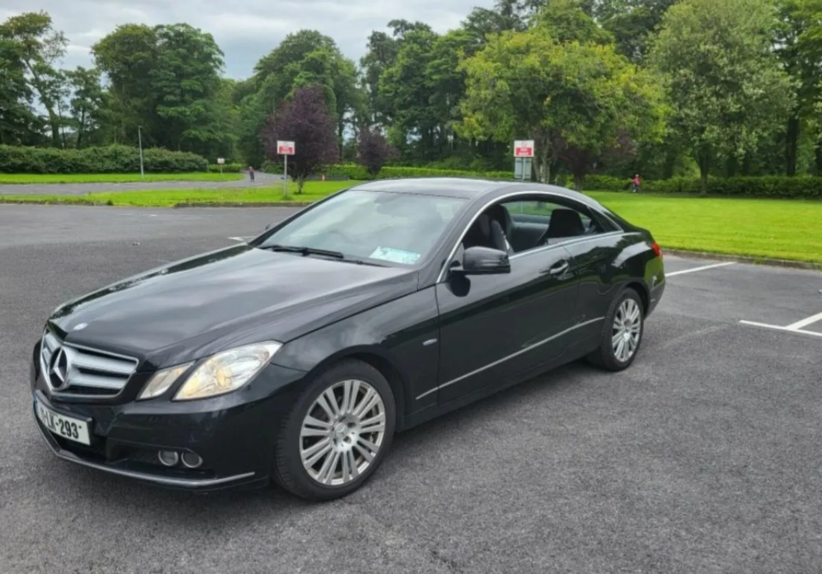 Mercedes-Benz E-Class 2011 - Image 2