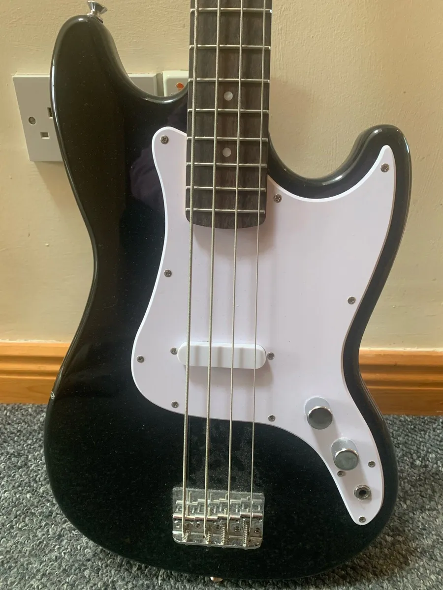 Fender bass - Image 4