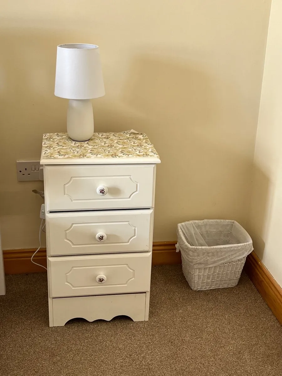 Bedroom suite - Image 3