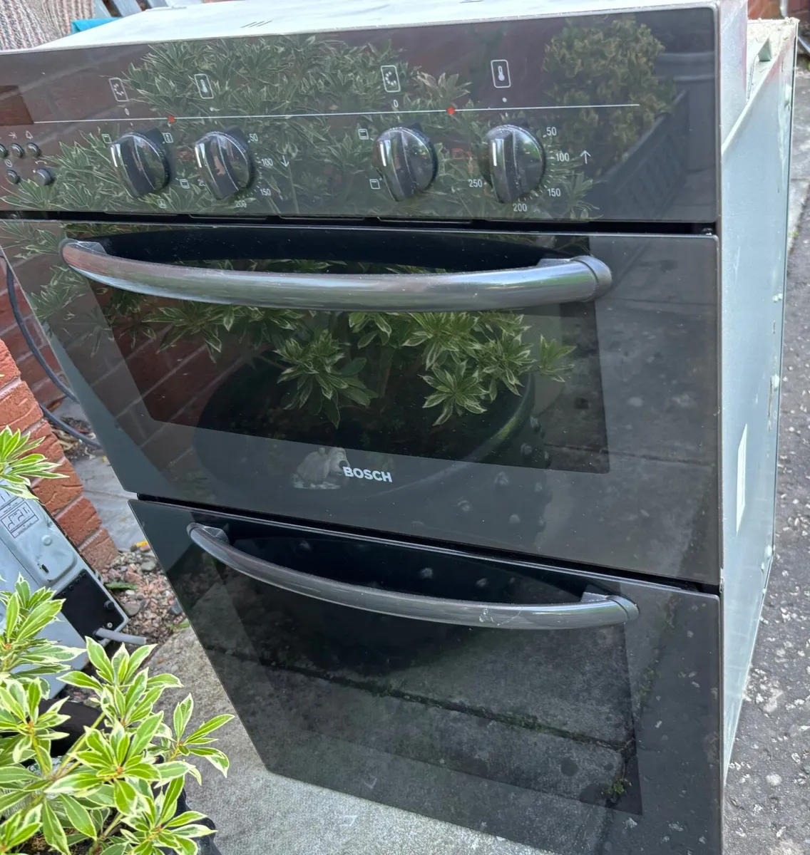 Bosch double oven - Image 1