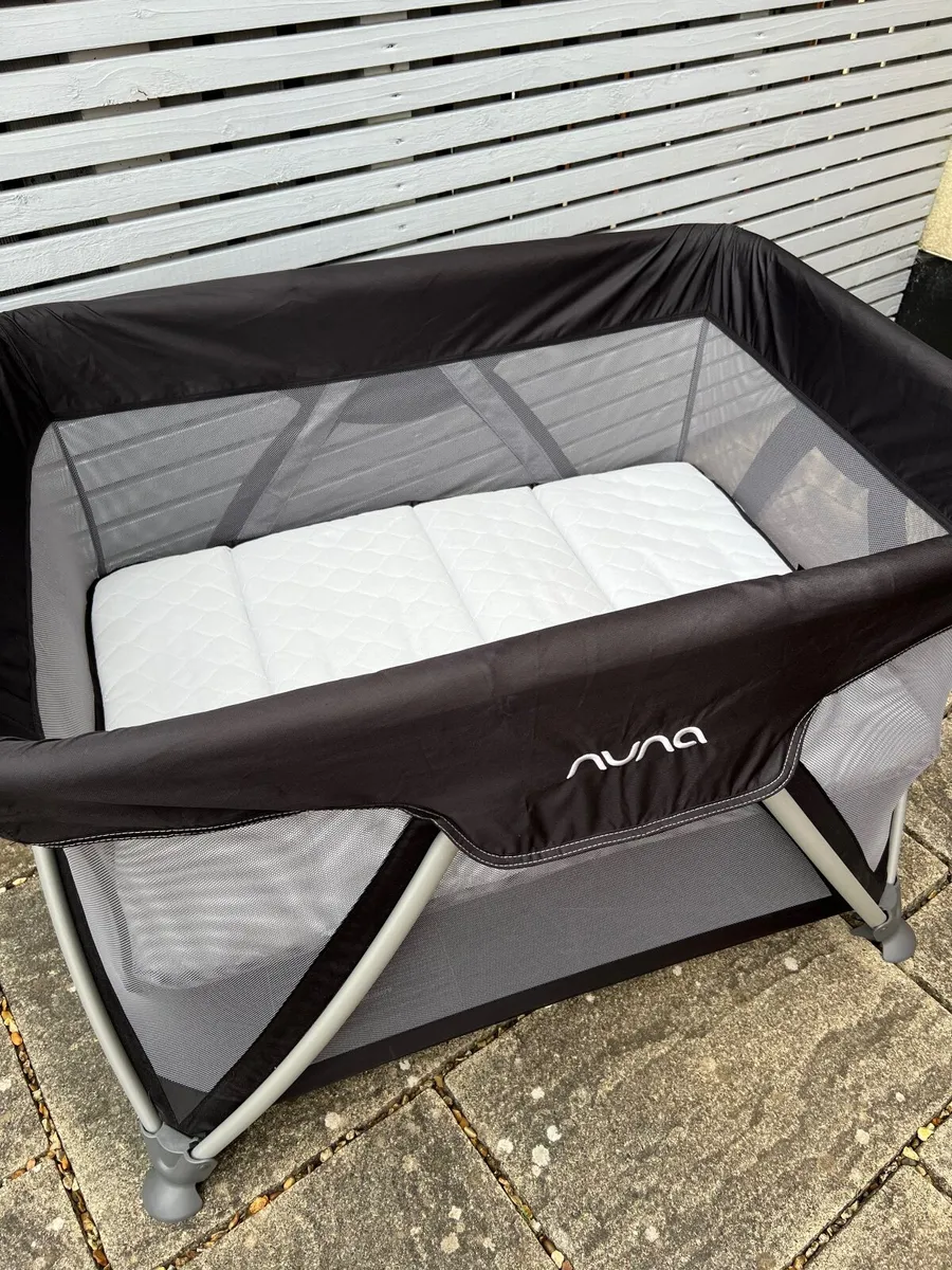 Nuna Sena Travel Cot - Image 3
