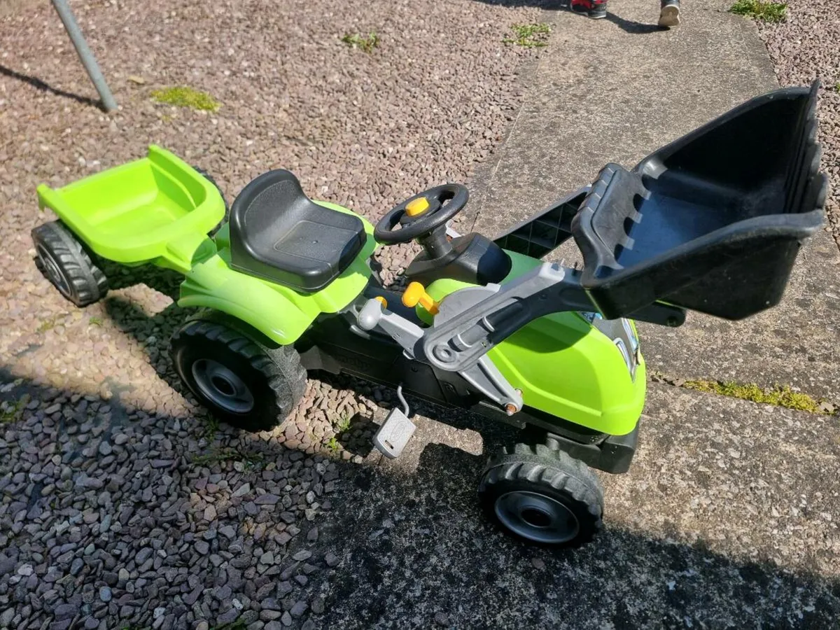 Kids tractor sit on with pedals - Image 3