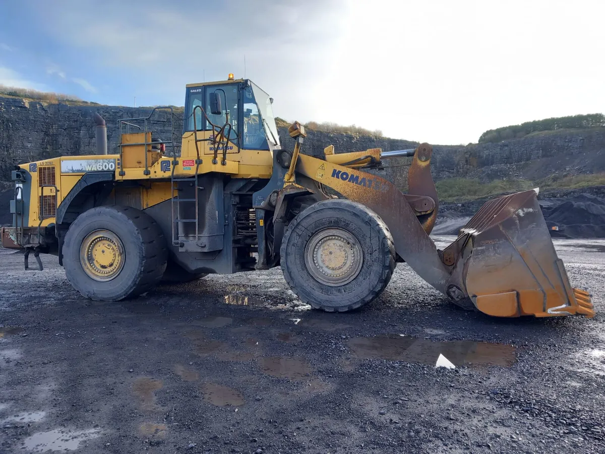 Komatsu WA600-6 - Image 2
