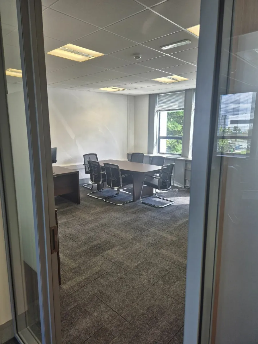 Office furniture - Image 2