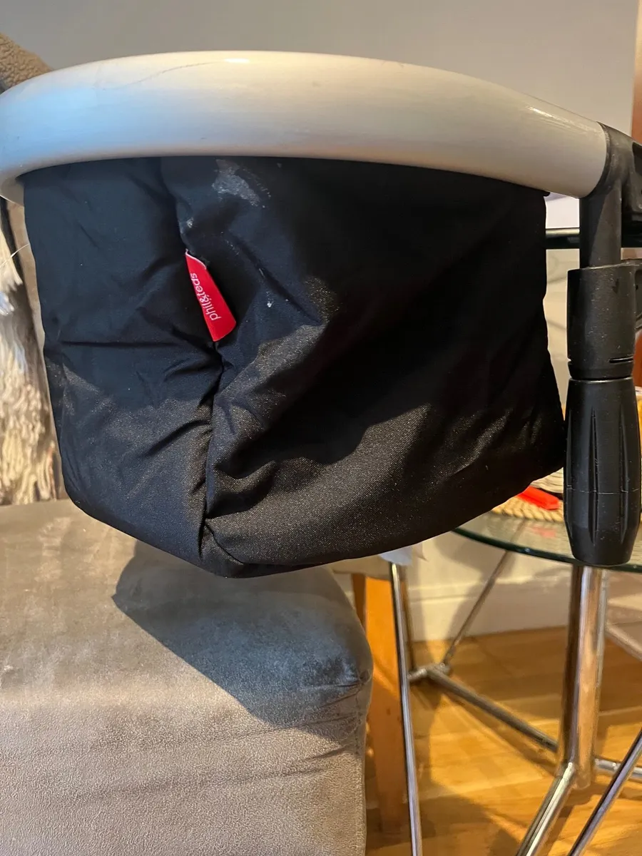 Portable high chair - Image 3