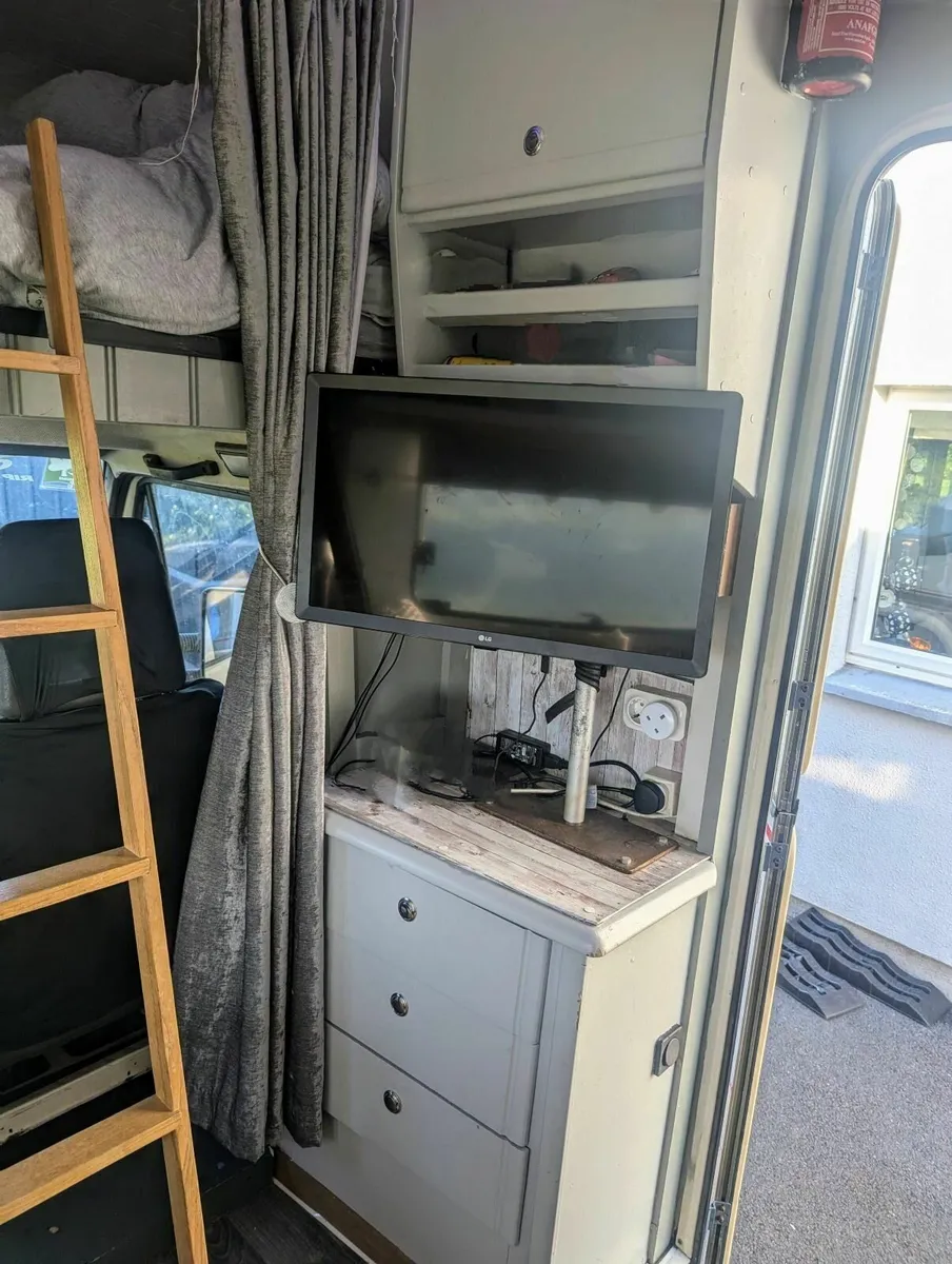 Dethleffs Globetrotter 6 berth, "A"class motorhome - Image 3