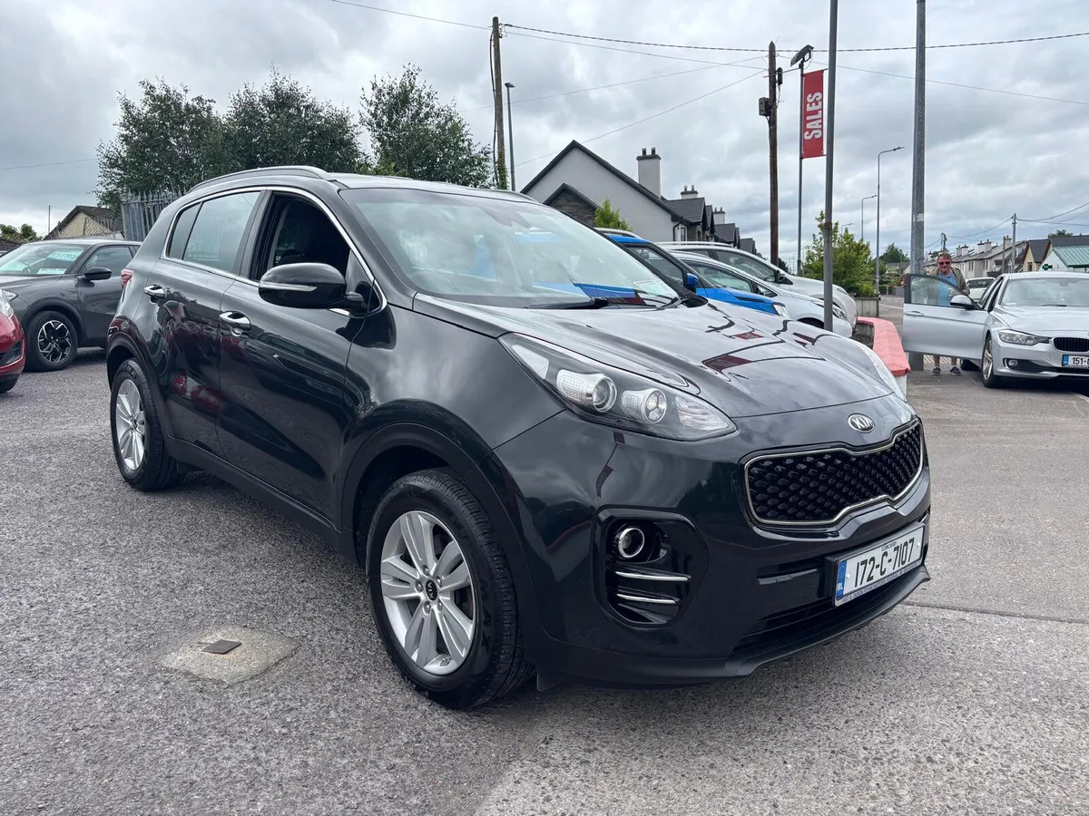 Kia Sportage   2017 STUNNING  SUV  LOW  MILEAGE - Image 1