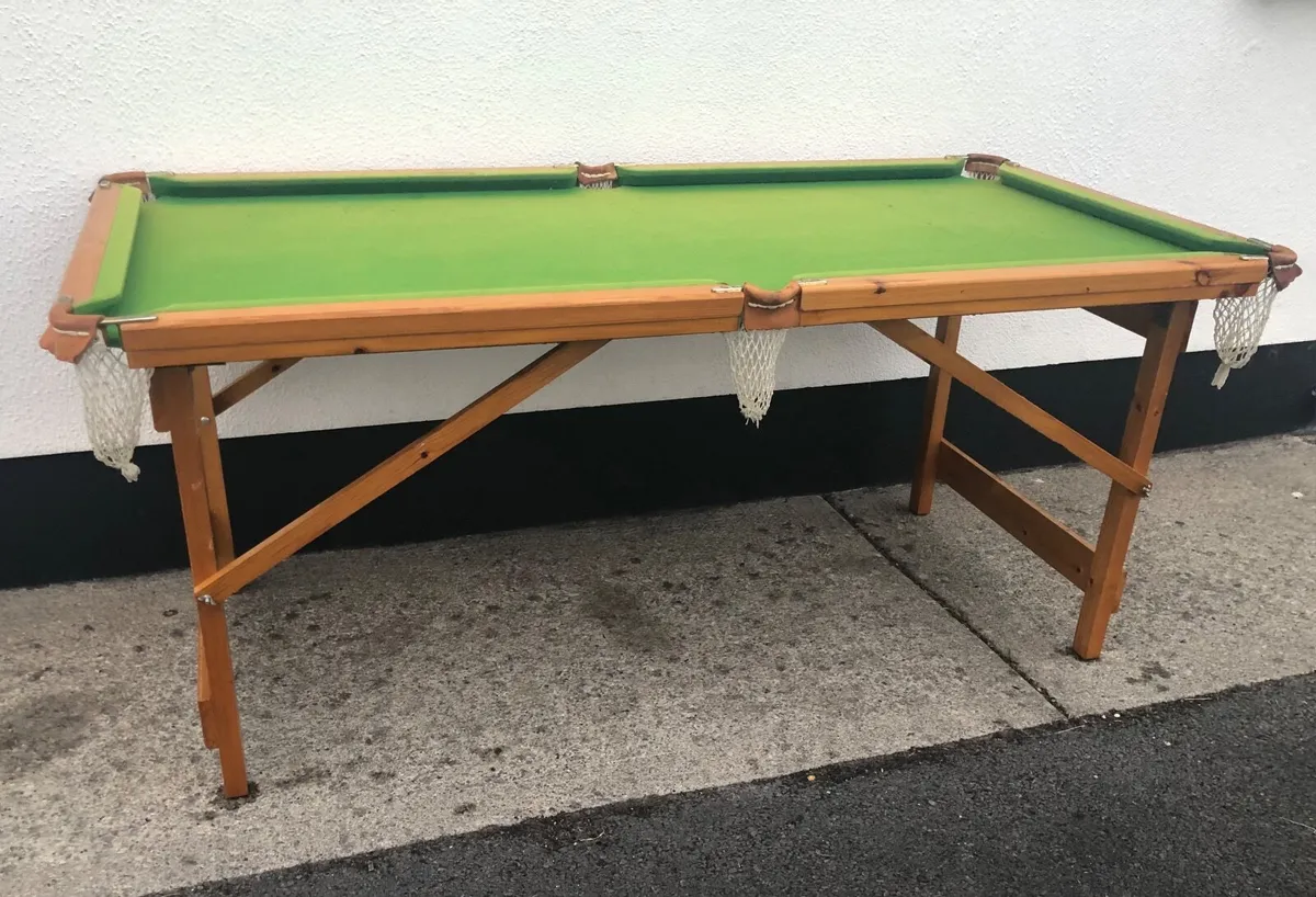 Pool table - Image 1