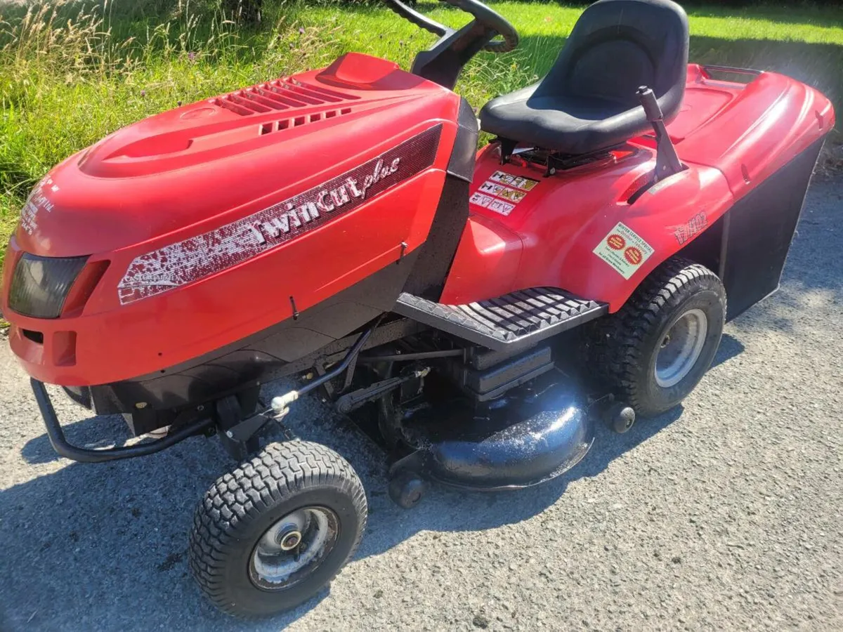 Castlegarden lawnmower - Image 1
