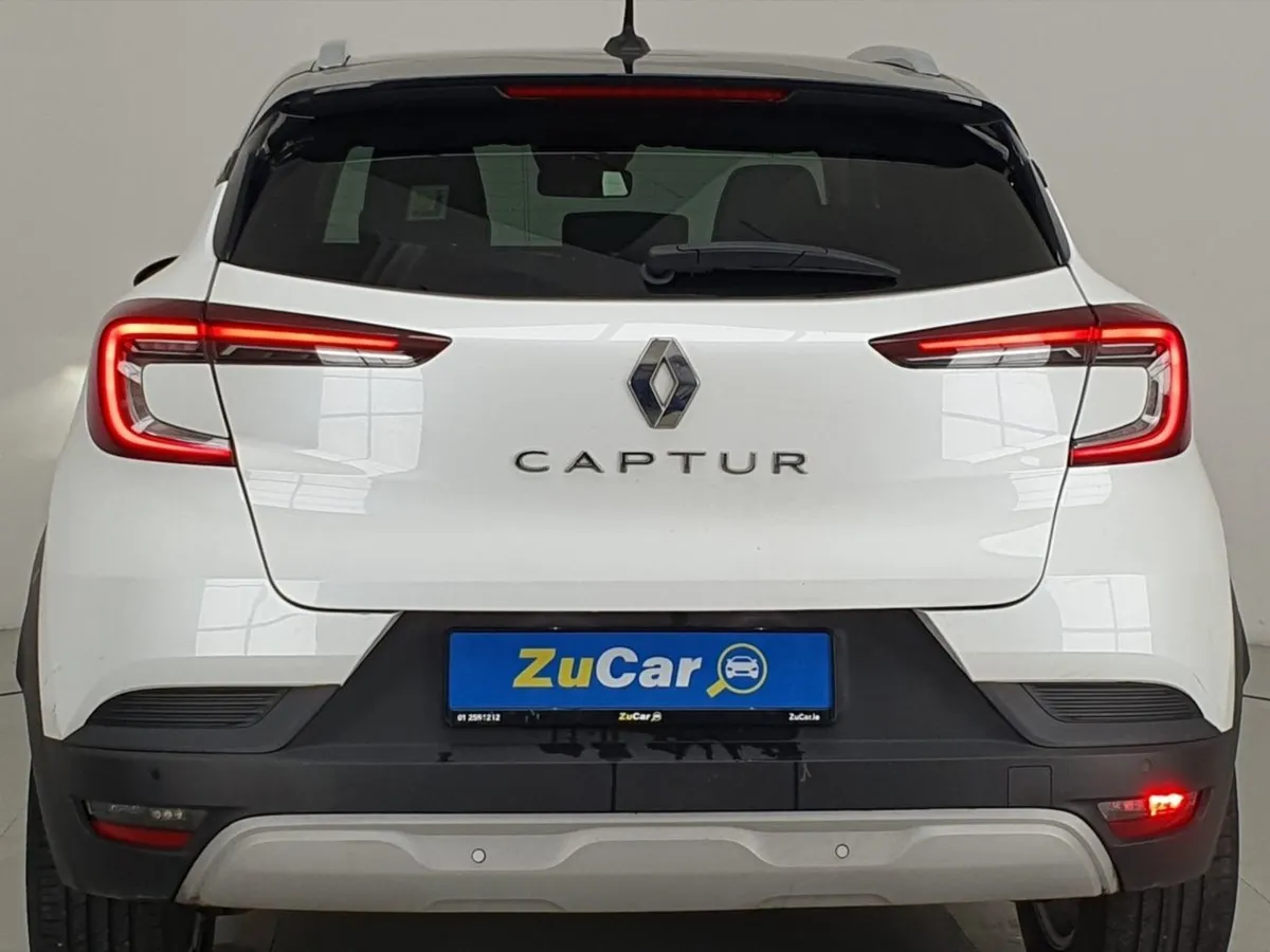 Renault Captur  27 TCe 100 Iconic - Image 4