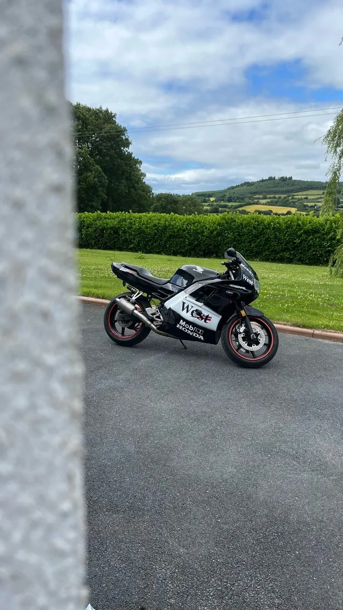 Honda CBR600 F2 - Image 2