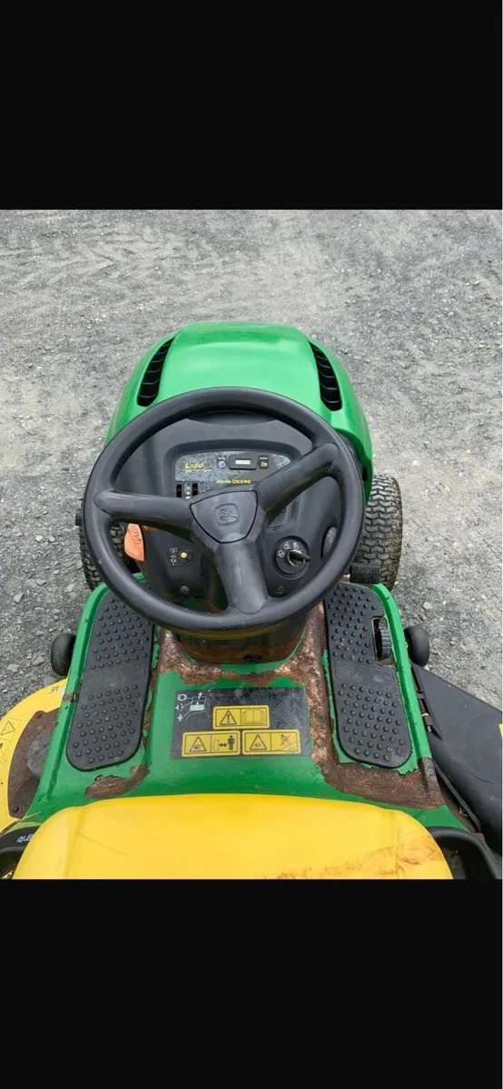 John Deere L120 Lawnmower - Image 4