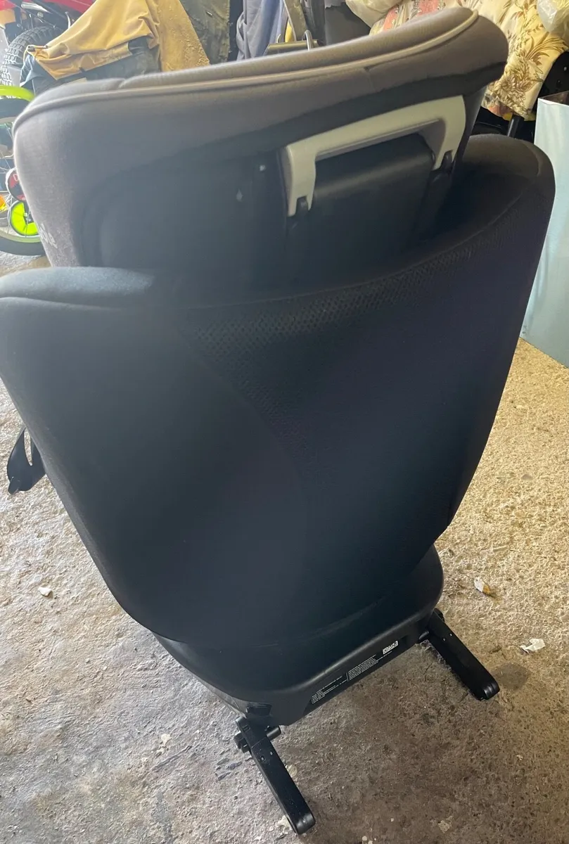 Child Car Seat - Image 1