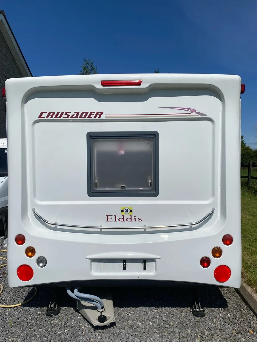 A caravan - Image 1