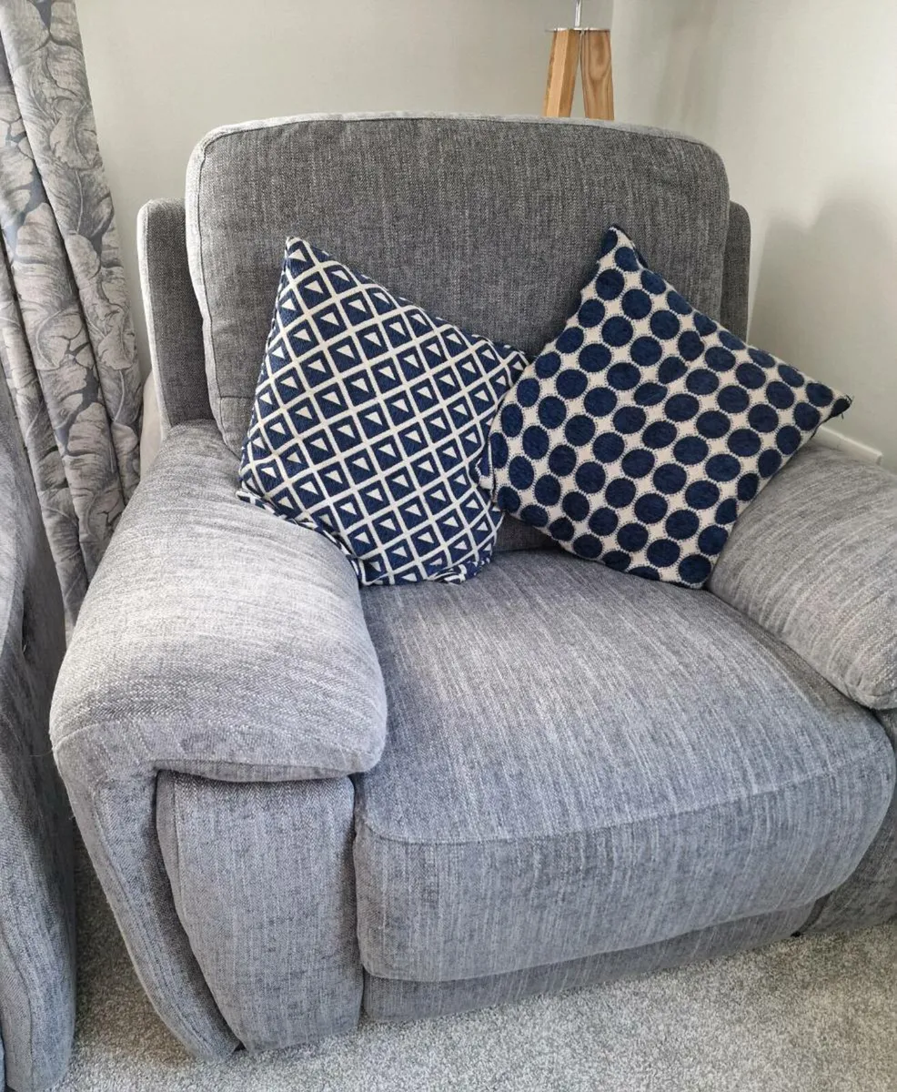3 Piece Navy Recliner Couch - Image 4