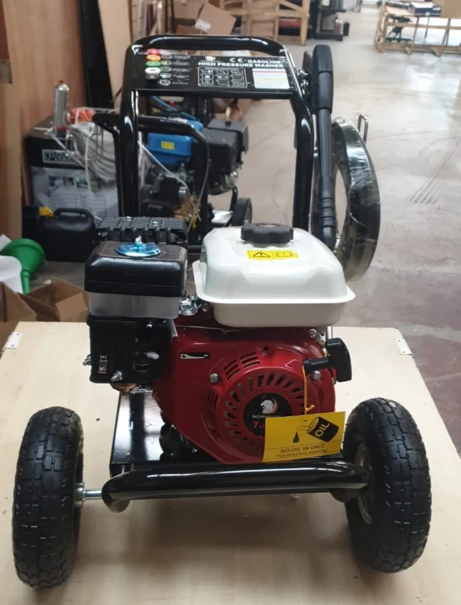 BRAND NEW INDUSTRIAL USE PRESSURE WASHER - Image 1