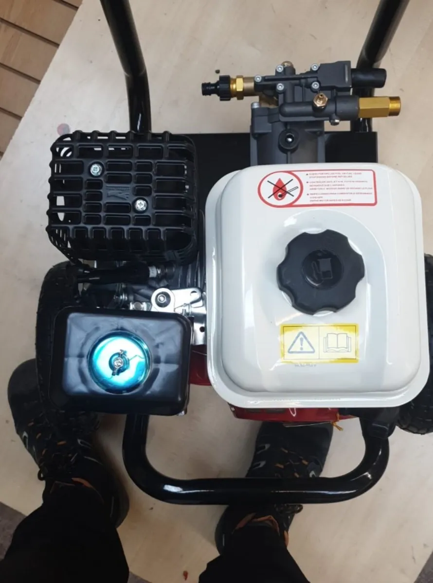 BRAND NEW INDUSTRIAL USE PRESSURE WASHER - Image 4