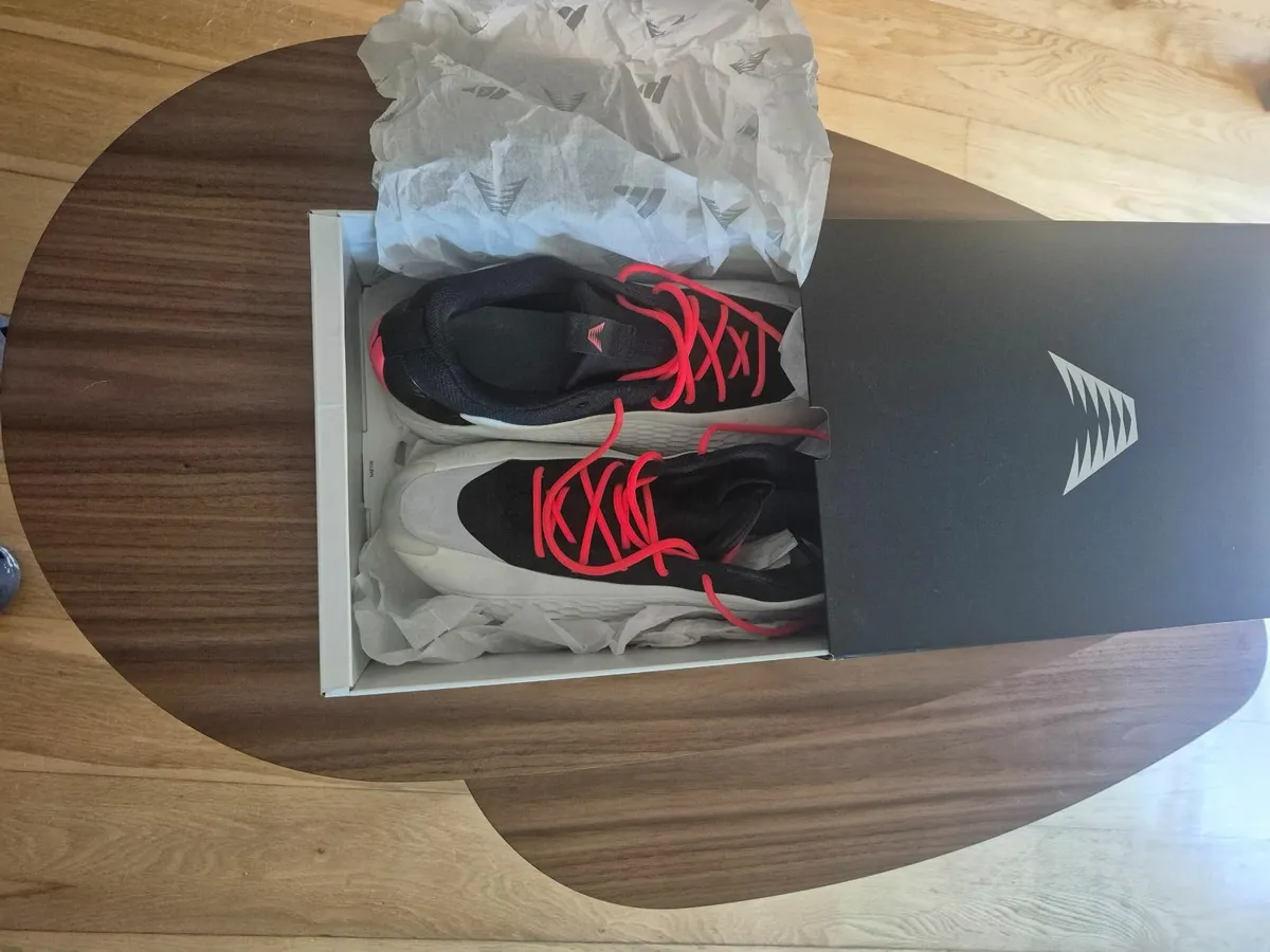 Basketball shoes 12UK - Image 1