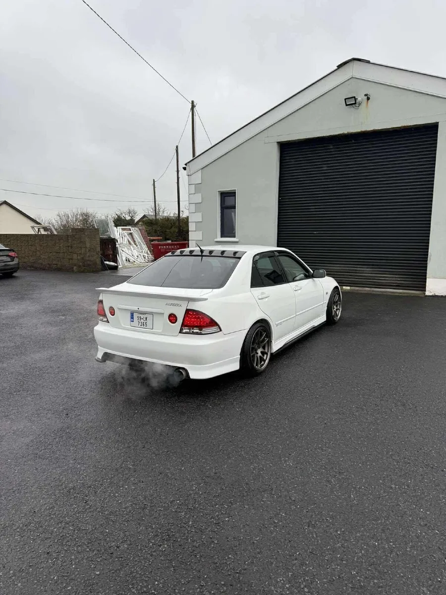 Toyota Altezza 1999 - Image 2