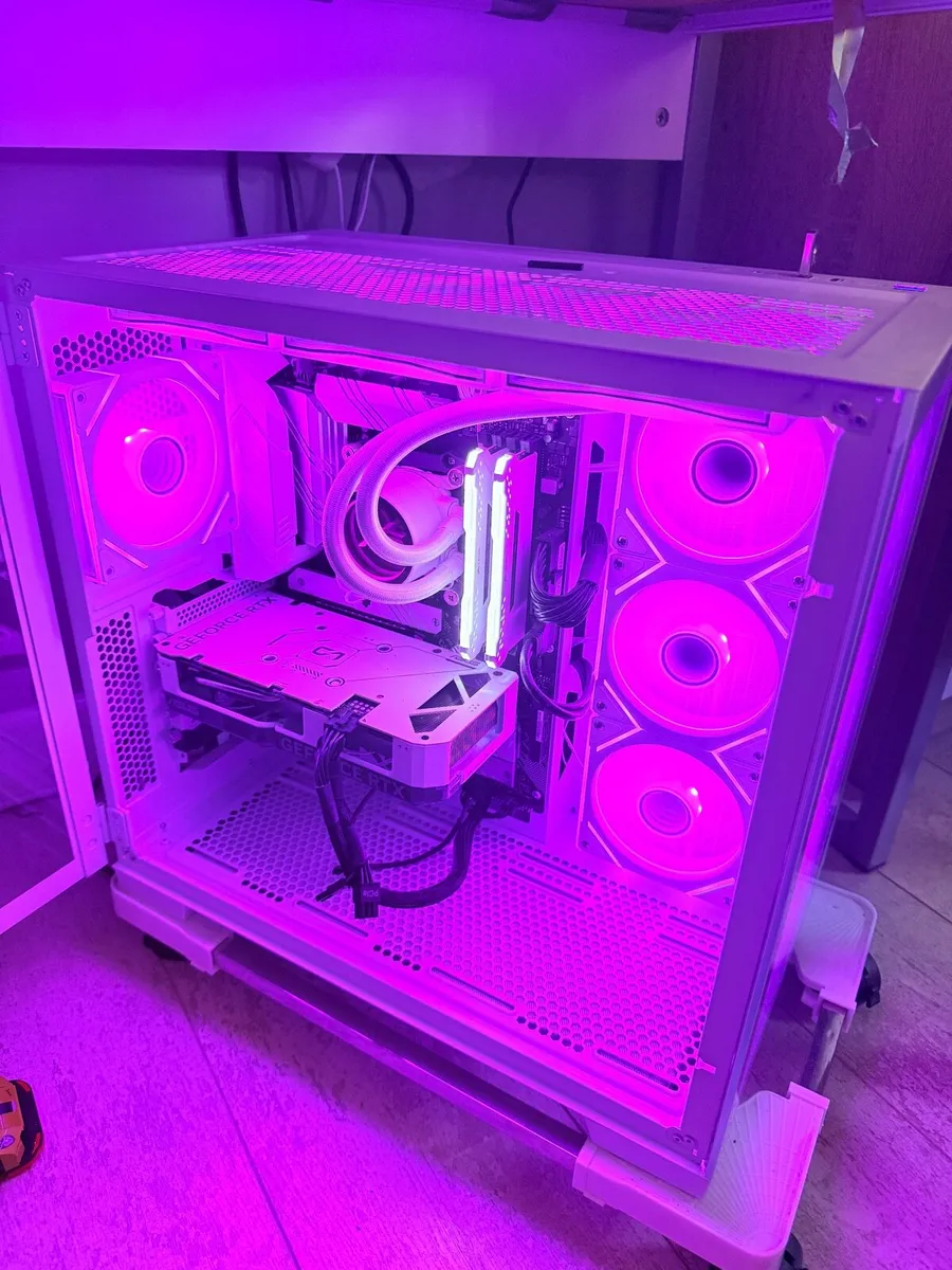 White Gaming Pc - Image 1