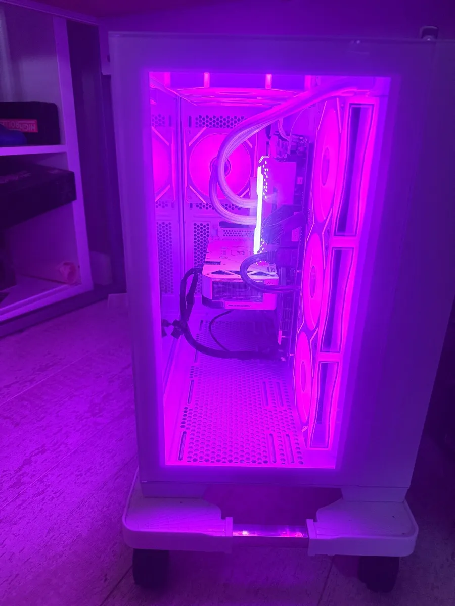White Gaming Pc - Image 3