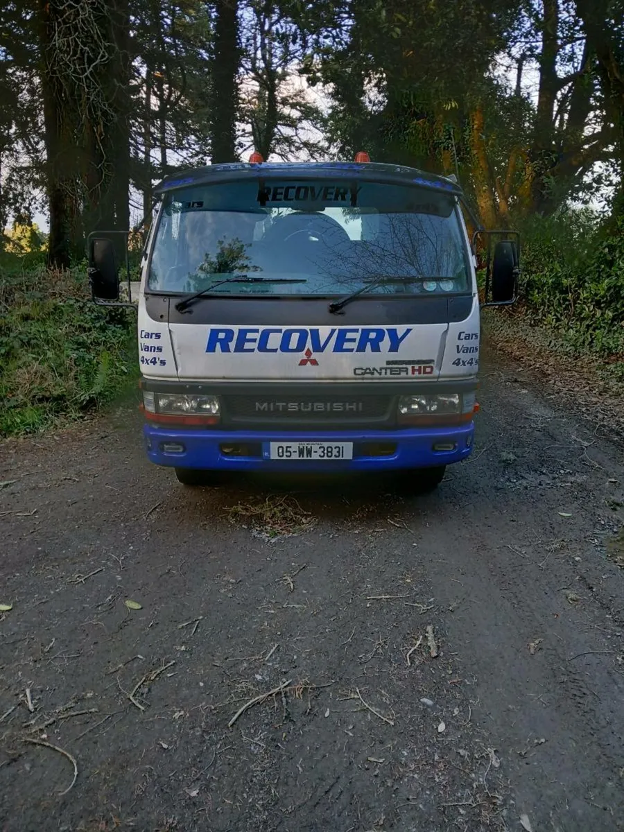 Recovery truck - Image 1
