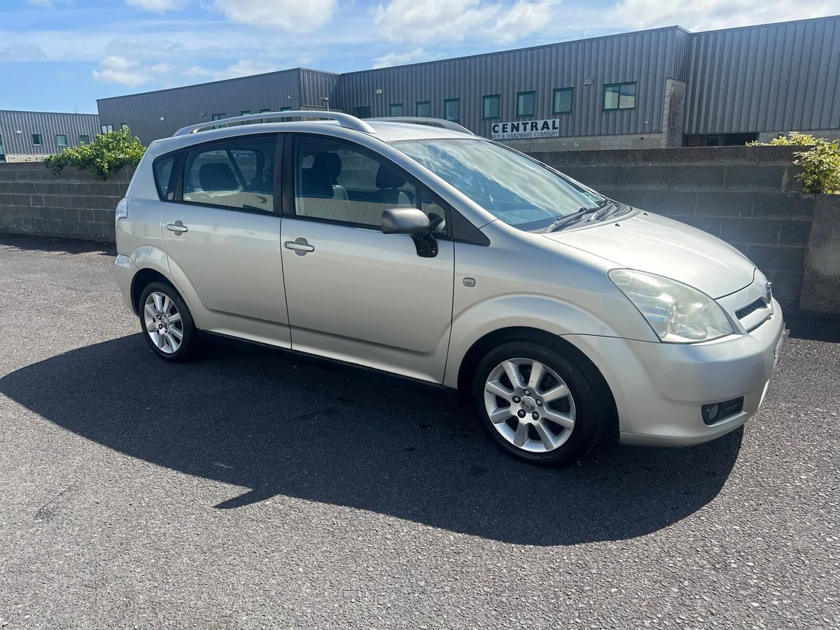Toyota Corolla verso - Image 1