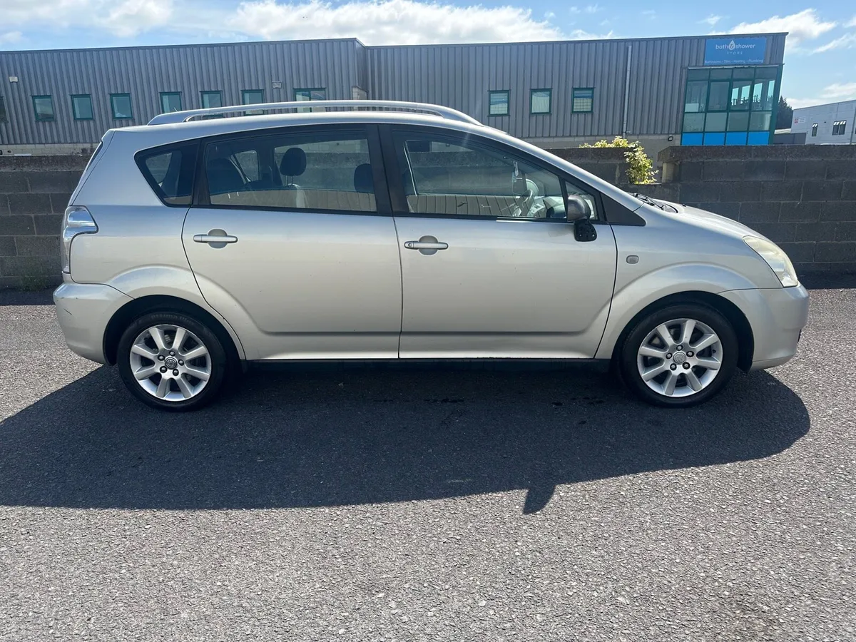 Toyota Corolla verso - Image 3