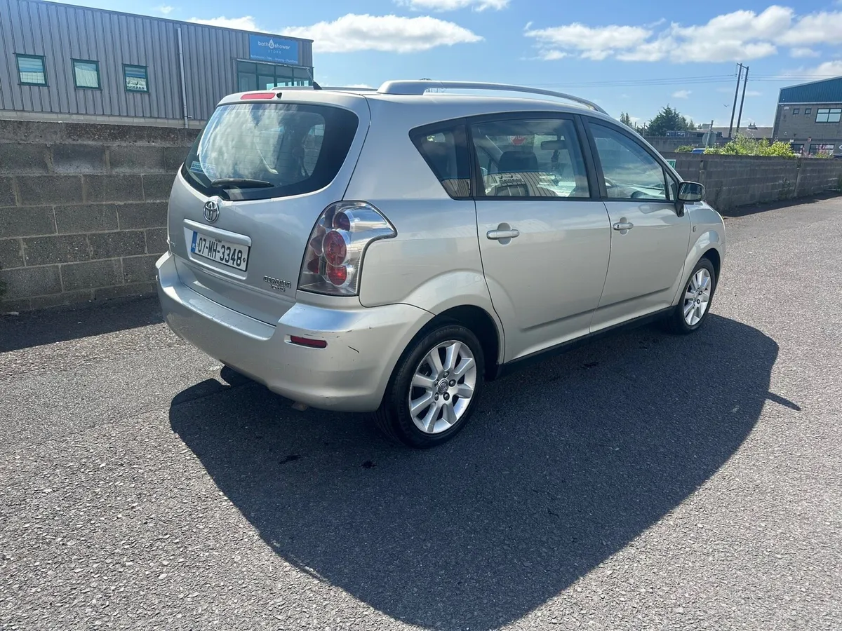 Toyota Corolla verso - Image 4